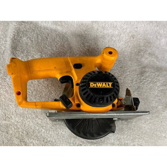 DeWalt DW936 18V Circular 5-3/8"Trim Saw Tool Only - Picture 5 of 6